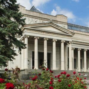 THE PRESIDENT OF THE RUSSIAN ACADEMY OF ARTS ZURAB TSERETELI CONGRATULATED THE DIRECTOR AND THE STAFF OF A. PUSHKIN STATE MUSEUM OF FINE ARTS ON ITS 110TH UNVEILING ANNIVERSARY